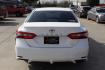 2018 White Toyota Camry SE (4T1B11HK4JU) with an 2.5L L4 DOHC 16V engine, 8-Speed Automatic transmission, located at 2401 E Main St., Grand Prairie, TX, 75050, (972) 262-4440, 32.748981, -96.969643 - Photo#5