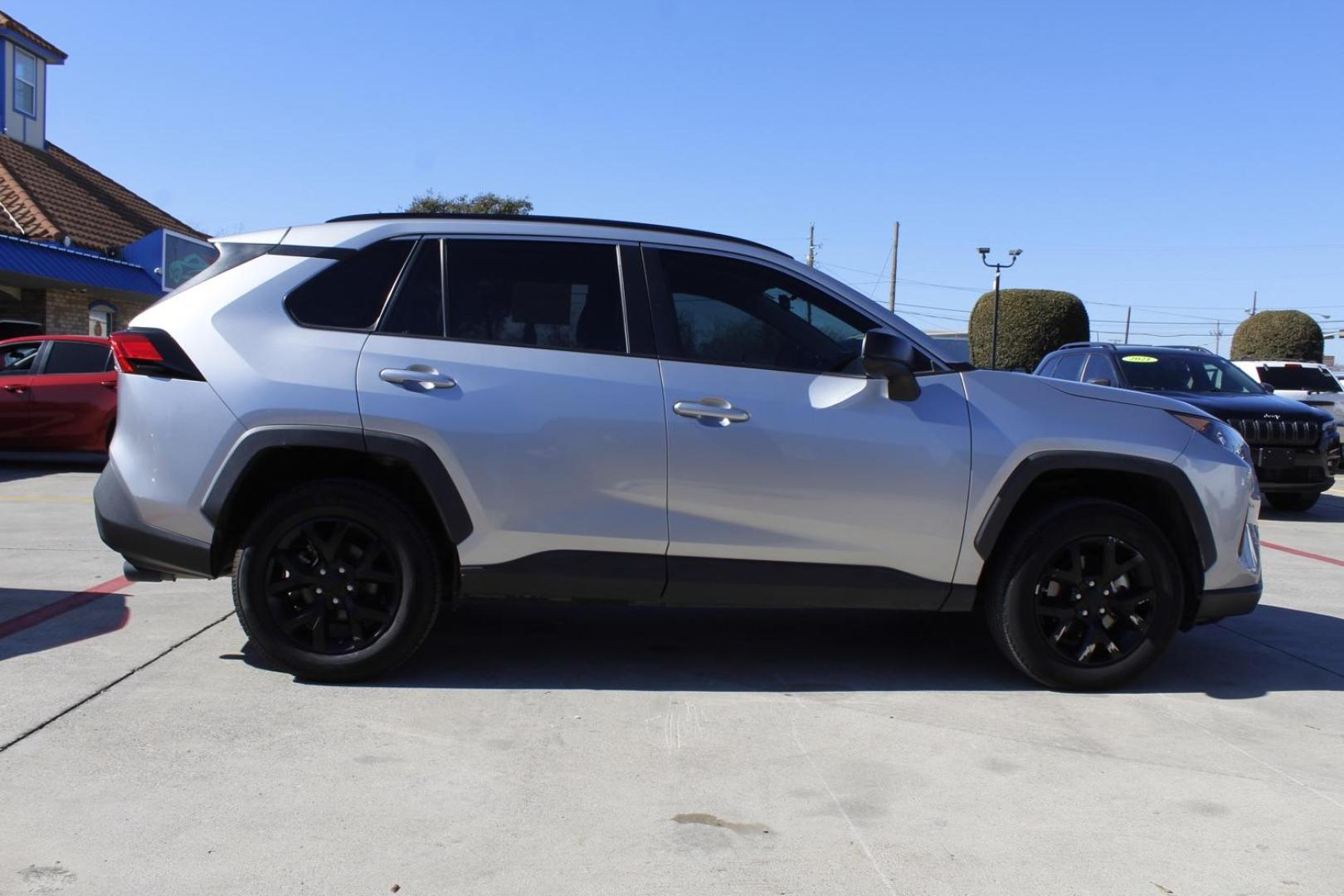 2021 Silver Toyota RAV4 LE (2T3H1RFV5MC) with an 2.5L L4 DOHC 16V engine, 8-Speed Automatic transmission, located at 2401 E Main St., Grand Prairie, TX, 75050, (972) 262-4440, 32.748981, -96.969643 - Photo#9