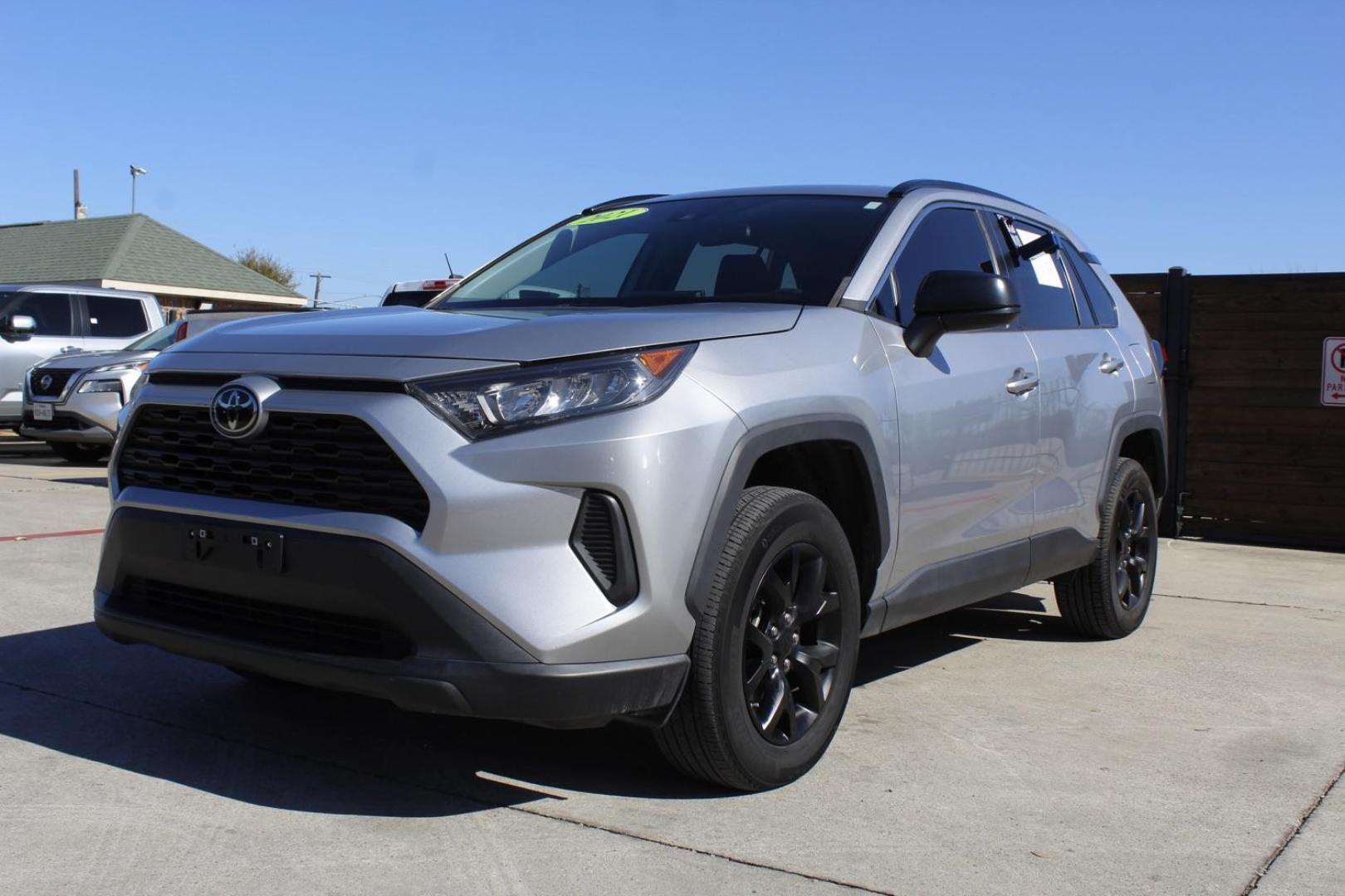 2021 Silver Toyota RAV4 LE (2T3H1RFV5MC) with an 2.5L L4 DOHC 16V engine, 8-Speed Automatic transmission, located at 2401 E Main St., Grand Prairie, TX, 75050, (972) 262-4440, 32.748981, -96.969643 - Photo#1