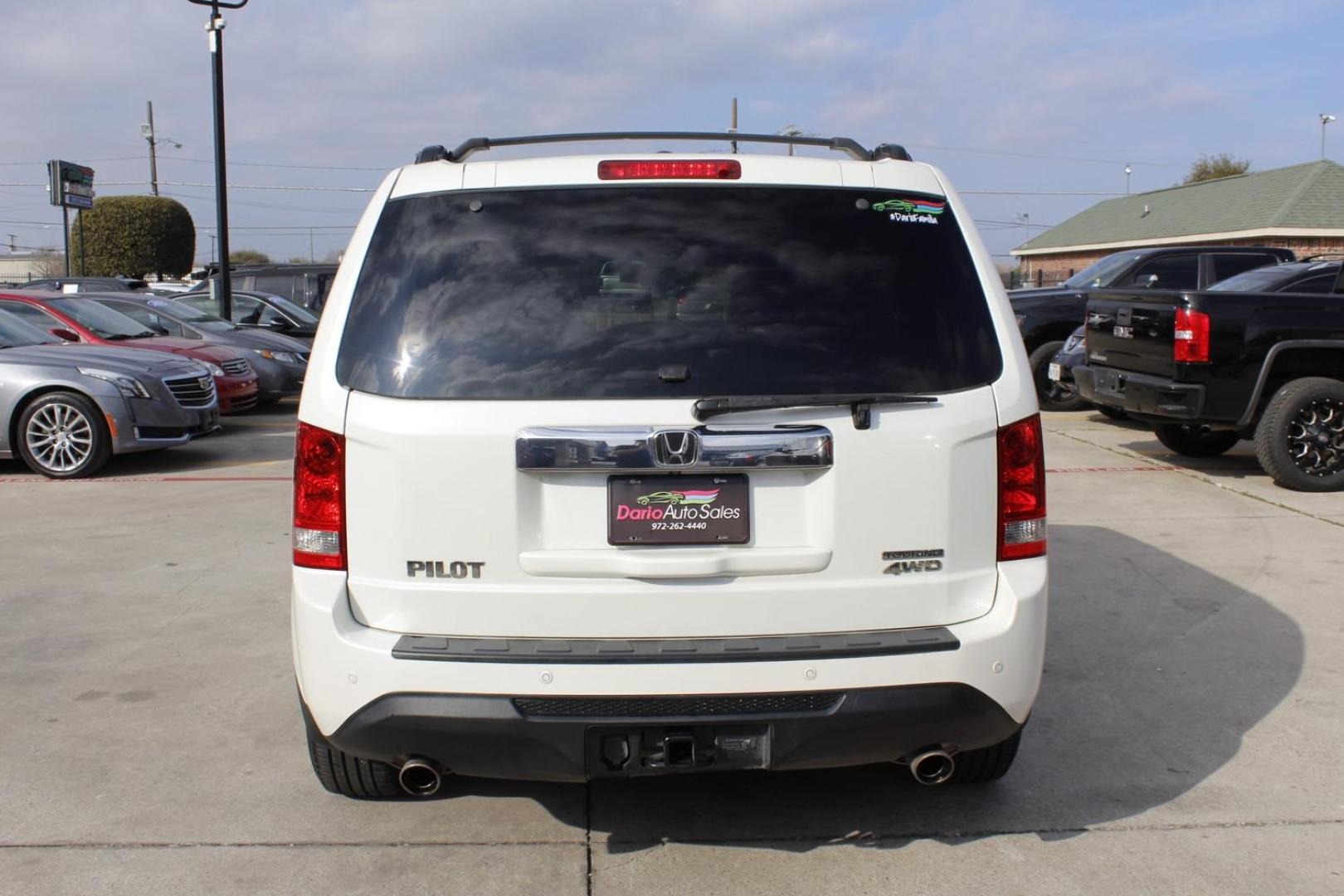 2015 WHITE Honda Pilot Touring (5FNYF4H9XFB) , located at 2401 E Main St., Grand Prairie, TX, 75050, (972) 262-4440, 32.748981, -96.969643 - Photo#5