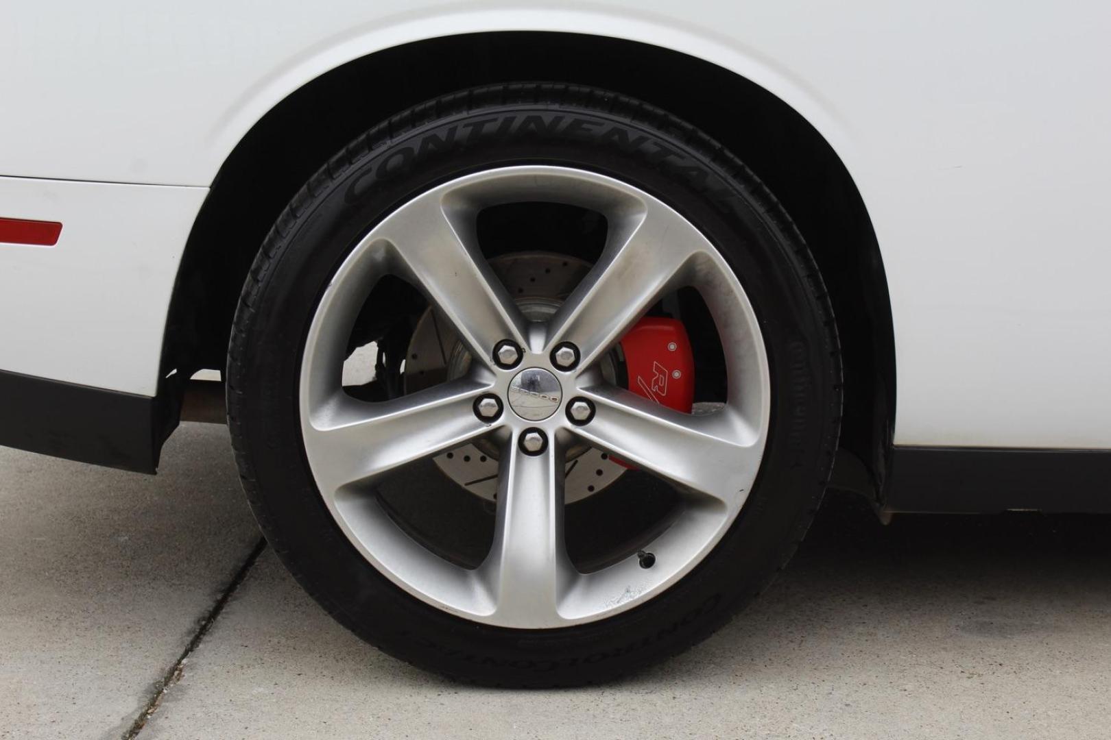 2016 White Dodge Challenger R/T Plus (2C3CDZBT0GH) with an 5.7L V8 OHV 16V engine, located at 2401 E Main St., Grand Prairie, TX, 75050, (972) 262-4440, 32.748981, -96.969643 - Photo#10