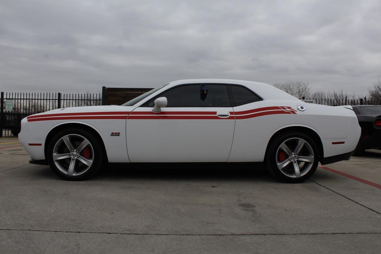 2016 White Dodge Challenger R/T Plus (2C3CDZBT0GH) with an 5.7L V8 OHV 16V engine, located at 2401 E Main St., Grand Prairie, TX, 75050, (972) 262-4440, 32.748981, -96.969643 - Photo#2