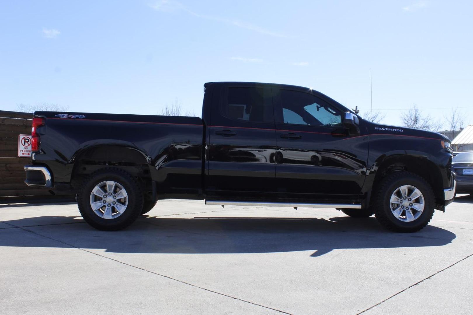 2020 Black Chevrolet Silverado LT (1GCRYDED8LZ) with an 5.3L engine, located at 2401 E Main St., Grand Prairie, TX, 75050, (972) 262-4440, 32.748981, -96.969643 - Photo#9