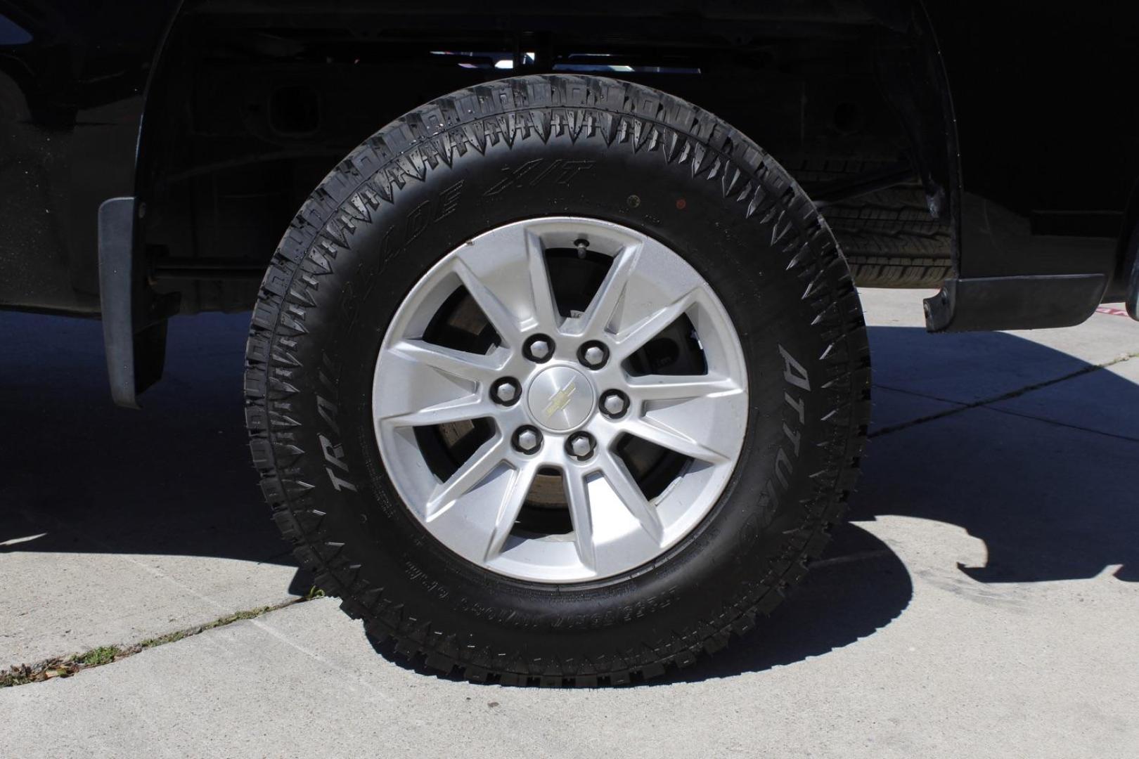 2020 Black Chevrolet Silverado LT (1GCRYDED8LZ) with an 5.3L engine, located at 2401 E Main St., Grand Prairie, TX, 75050, (972) 262-4440, 32.748981, -96.969643 - Photo#4