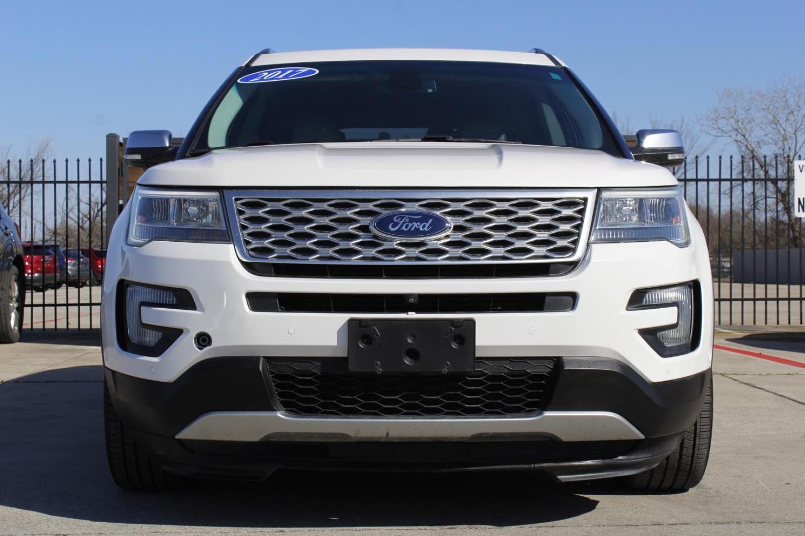 2017 WHITE Ford Explorer Platinum (1FM5K8HTXHG) with an 3.5 engine, located at 2401 E Main St., Grand Prairie, TX, 75050, (972) 262-4440, 32.748981, -96.969643 - Photo#0