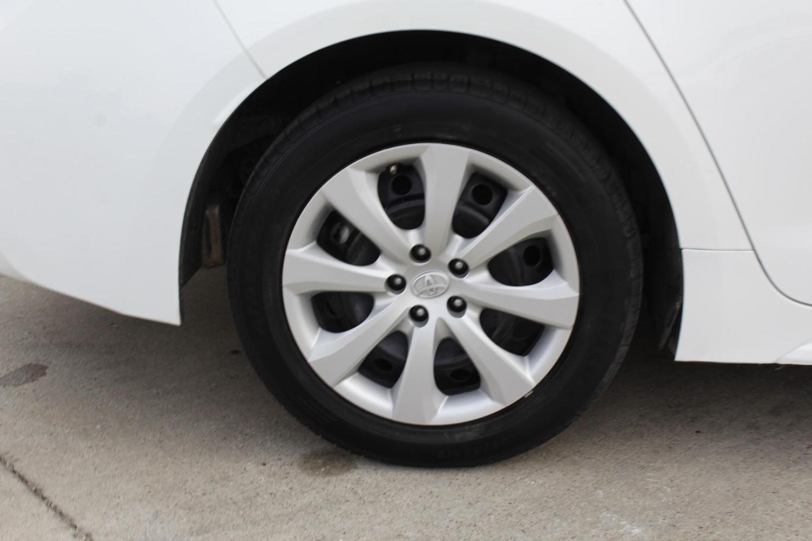 2021 White Toyota Corolla LE (5YFEPMAEXMP) , located at 2401 E Main St., Grand Prairie, TX, 75050, (972) 262-4440, 32.748981, -96.969643 - Photo#11