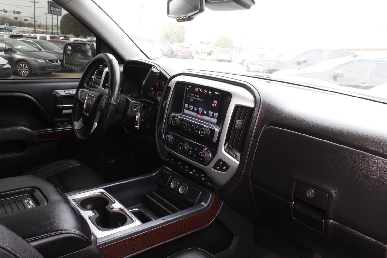 2016 White GMC Sierra SLT (3GTP1NEC1GG) , located at 2401 E Main St., Grand Prairie, TX, 75050, (972) 262-4440, 32.748981, -96.969643 - Photo#13