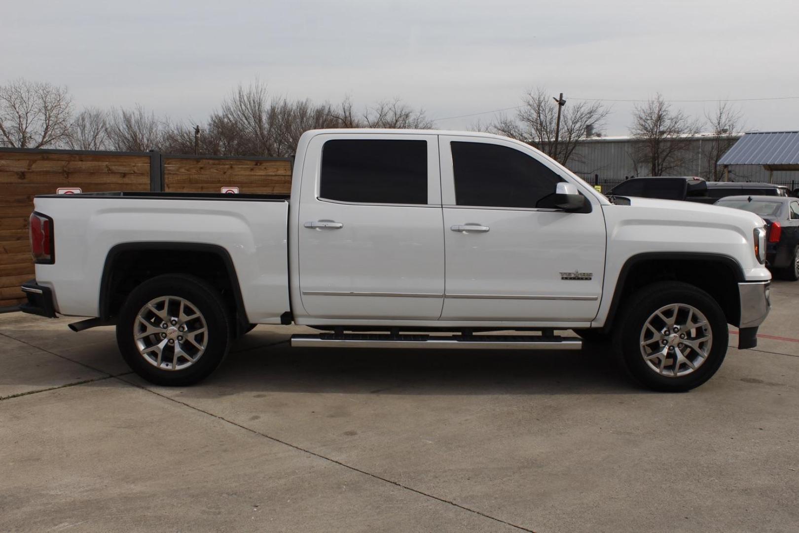 2016 White GMC Sierra SLT (3GTP1NEC1GG) , located at 2401 E Main St., Grand Prairie, TX, 75050, (972) 262-4440, 32.748981, -96.969643 - Photo#8