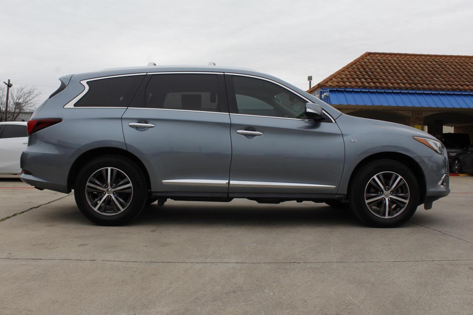 2019 Blue Infiniti QX60 Luxe (5N1DL0MN7KC) with an 3.5L engine, located at 2401 E Main St., Grand Prairie, TX, 75050, (972) 262-4440, 32.748981, -96.969643 - Photo#8